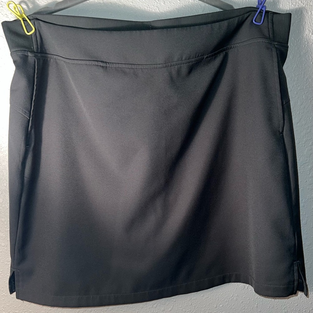 Women's Forest Green Skort EUC